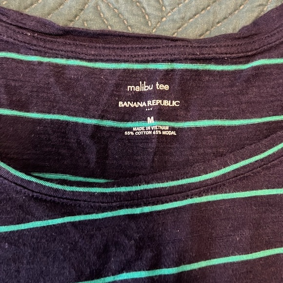 Banana Republic Tee Navy and Green Stripe Size Medium - Picture 2 of 6